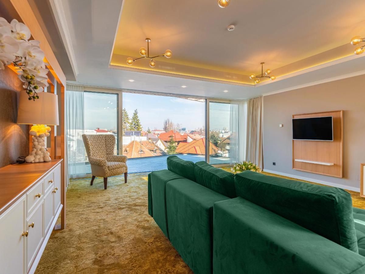 בוקרשט Pergola Boutique Hotel מראה חיצוני תמונה