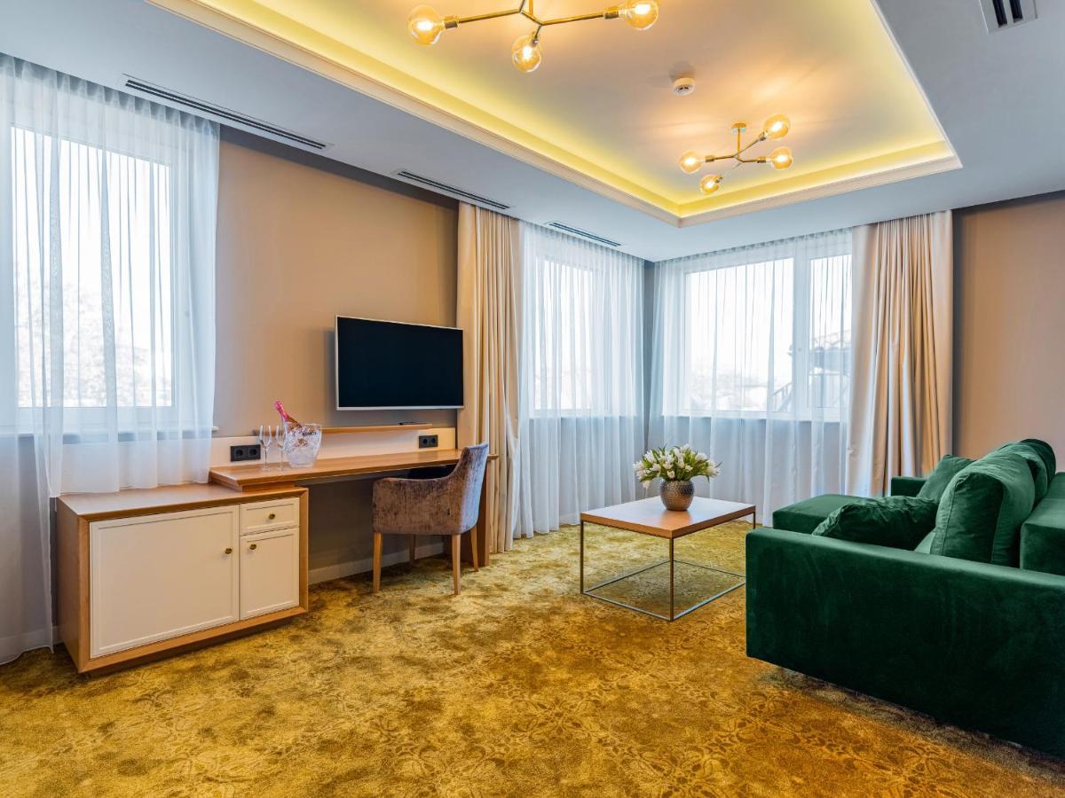 בוקרשט Pergola Boutique Hotel מראה חיצוני תמונה