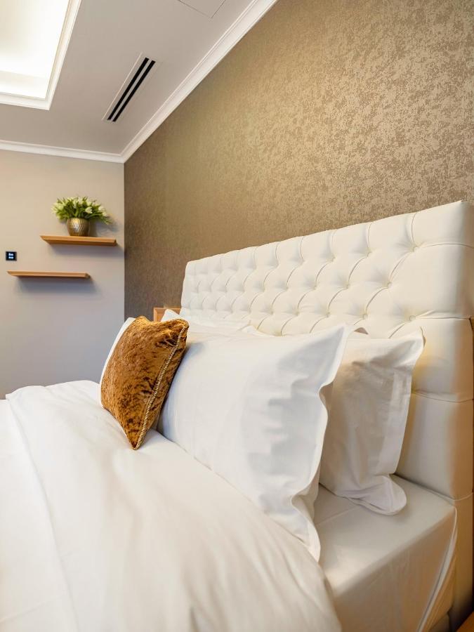 בוקרשט Pergola Boutique Hotel מראה חיצוני תמונה